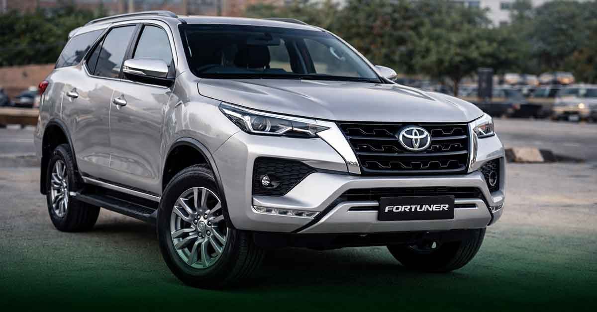 پاکستان میں ٹویوٹا فارچیونر کی قیمت میں نمایاں کمی کے بعد گاڑی کا ماڈل